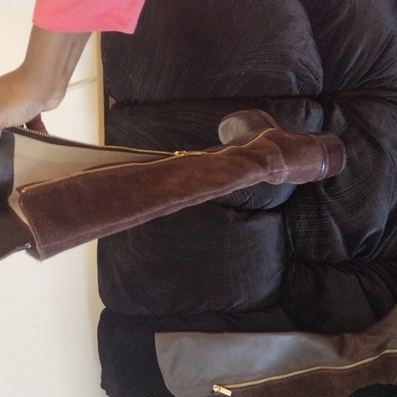 Michael Kors ladies brown leather zipper authentic boots. - Picture 4 of 4